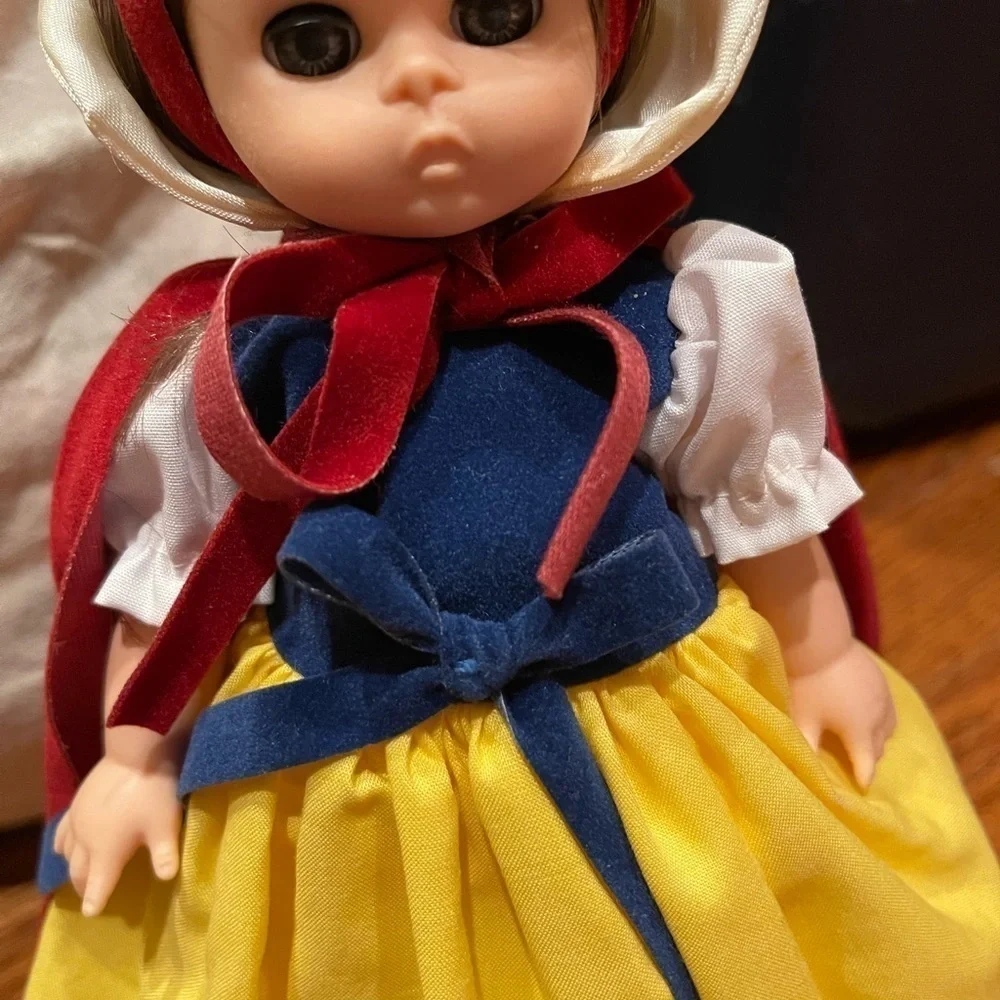 Vintage Snow White 9
